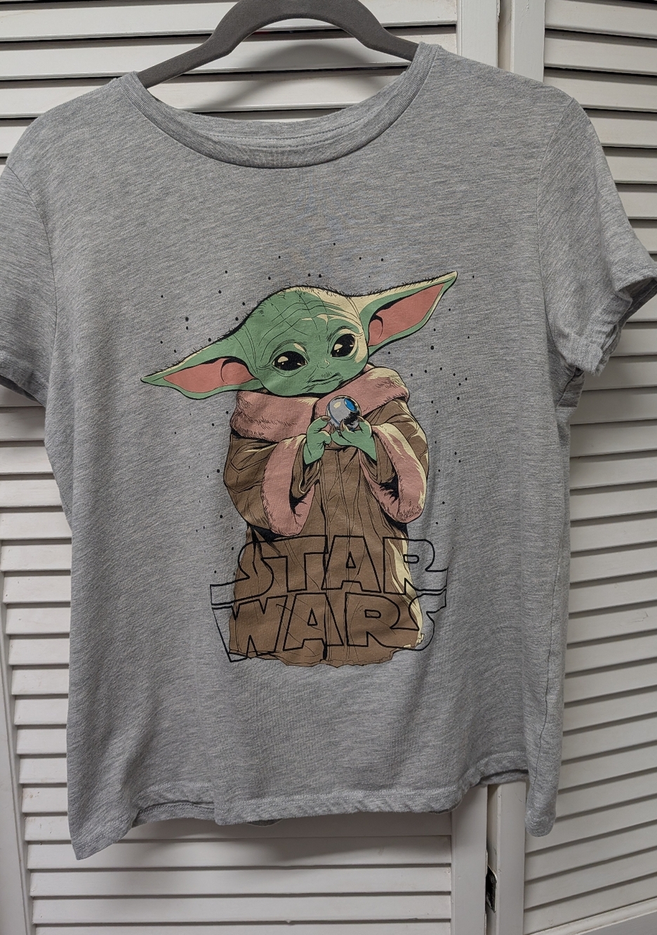Star Wars Gray Tee with Green Grogu Graphic